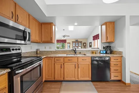 494 44TH Avenue Court East Moline IL 61244