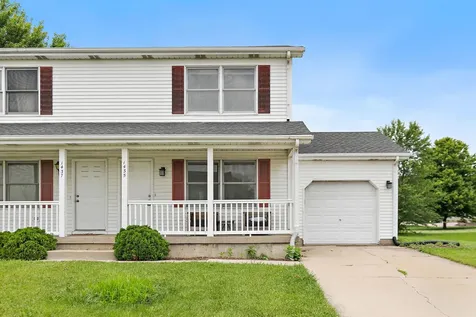 1435 Moluf Street Dekalb IL 60115