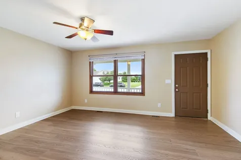 1435 Moluf Street Dekalb IL 60115