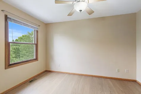 1435 Moluf Street Dekalb IL 60115