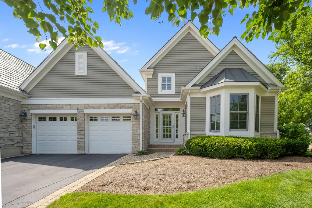 130 South Bradford Court Lake Forest IL 60045