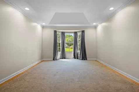 130 South Bradford Court Lake Forest IL 60045