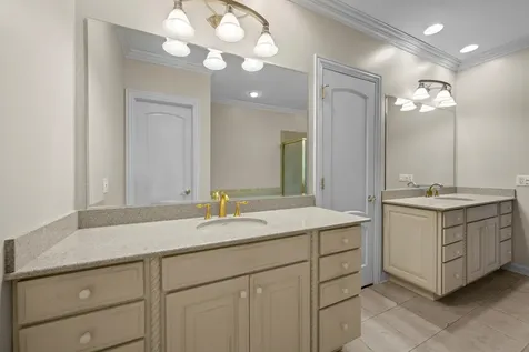 130 South Bradford Court Lake Forest IL 60045