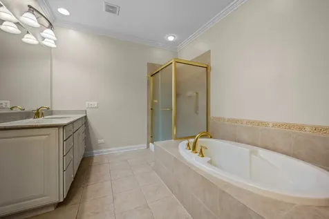 130 South Bradford Court Lake Forest IL 60045