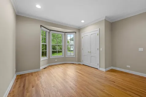 130 South Bradford Court Lake Forest IL 60045