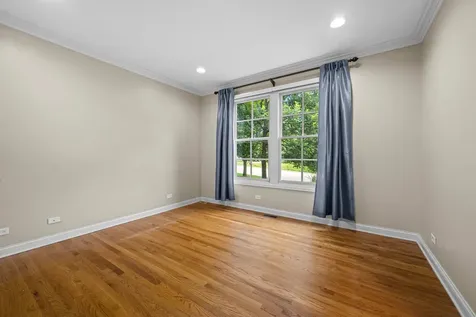 130 South Bradford Court Lake Forest IL 60045