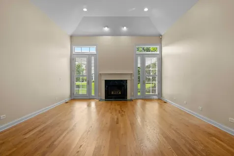 130 South Bradford Court Lake Forest IL 60045