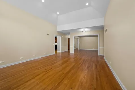 130 South Bradford Court Lake Forest IL 60045