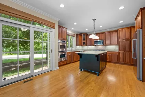 130 South Bradford Court Lake Forest IL 60045
