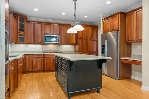 130 South Bradford Court Lake Forest IL 60045