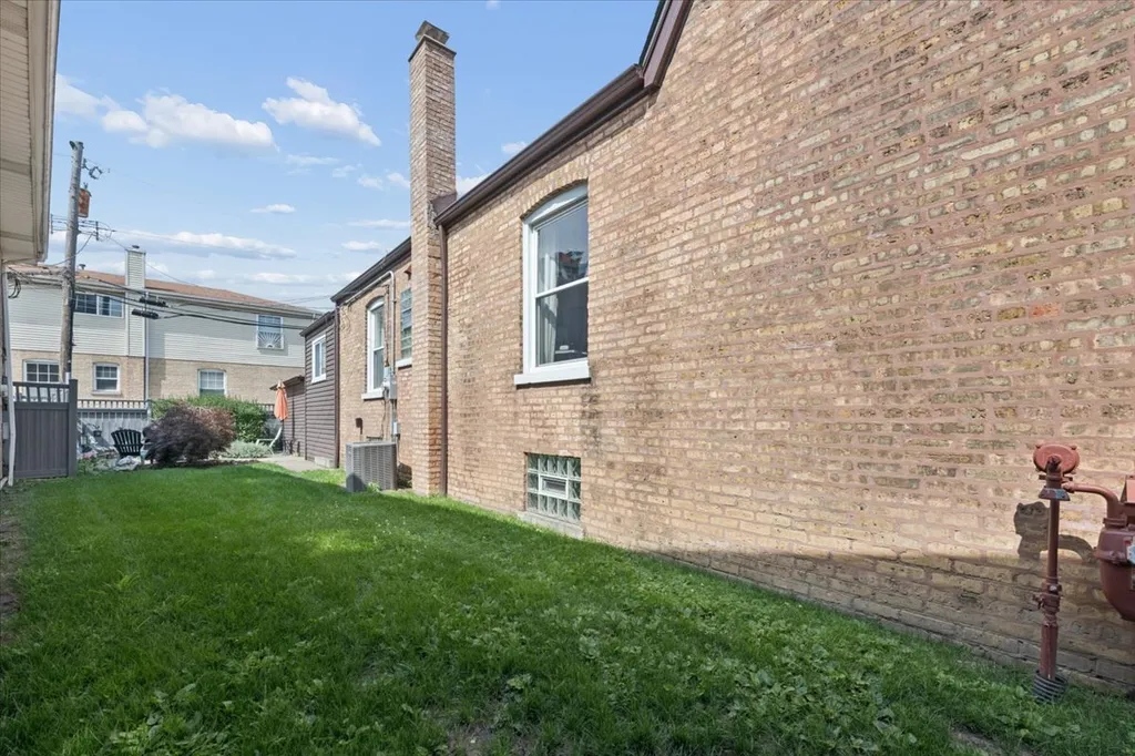 6830 West Imlay Street Chicago IL 60631