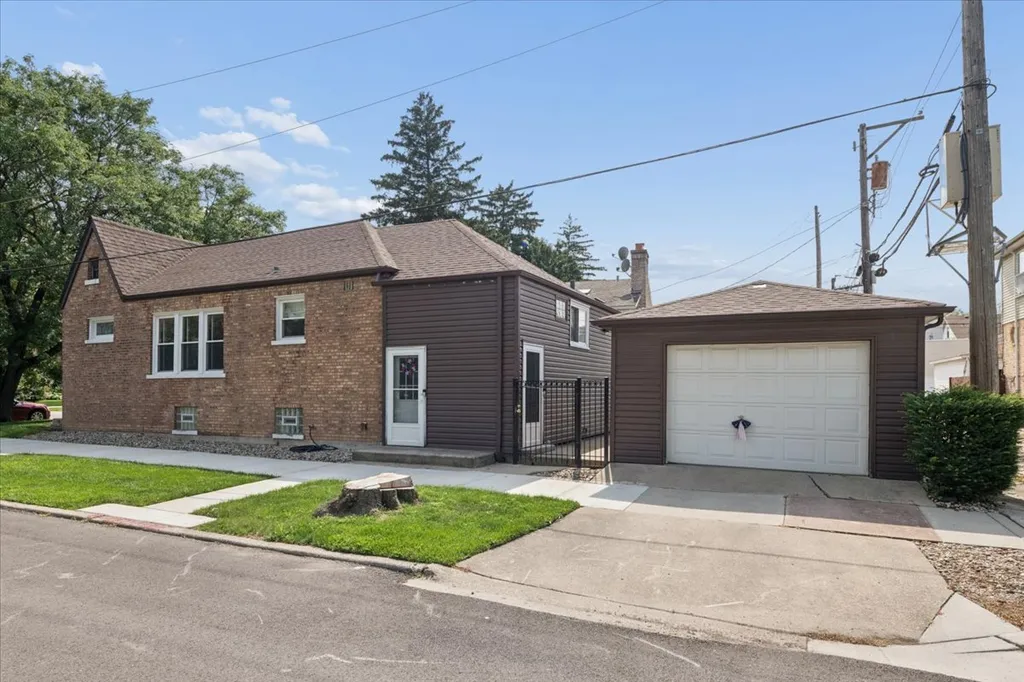 6830 West Imlay Street Chicago IL 60631