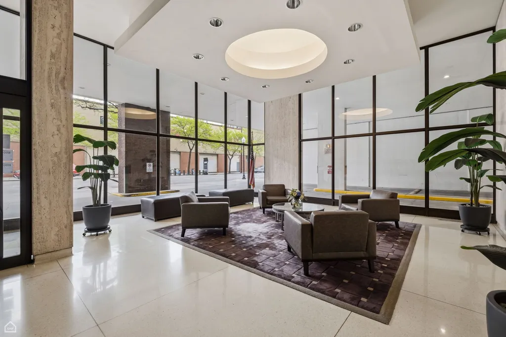 1636 North Wells Street Chicago IL 60614