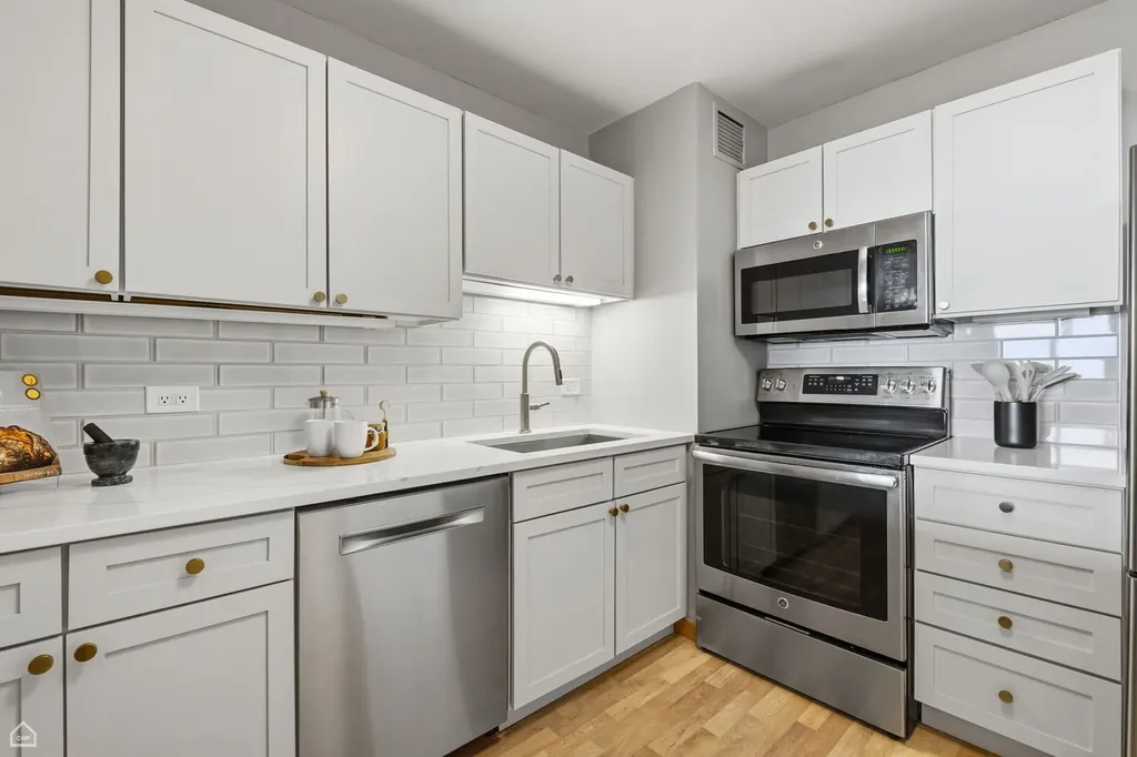 1636 North Wells Street Chicago IL 60614