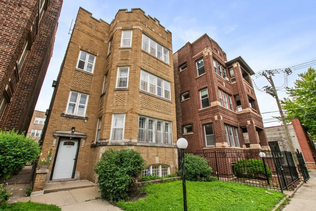 7918 South Champlain Avenue Chicago IL 60619