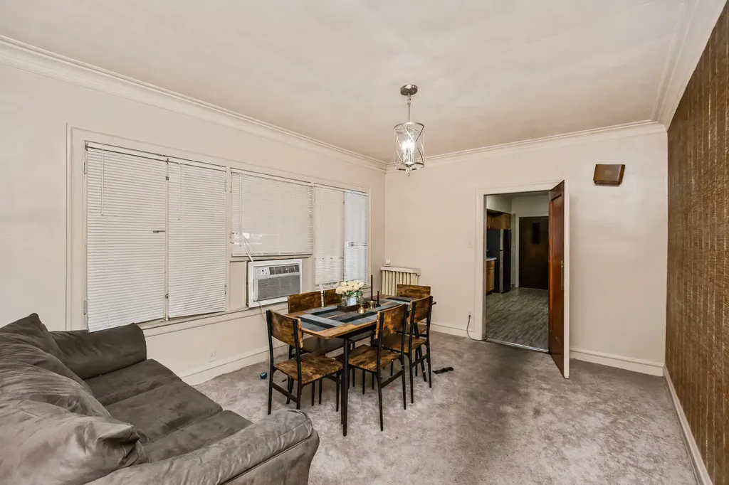 7918 South Champlain Avenue Chicago IL 60619