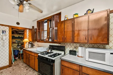 7918 South Champlain Avenue Chicago IL 60619