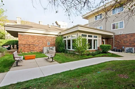 605 Barrington Avenue East Dundee IL 60118