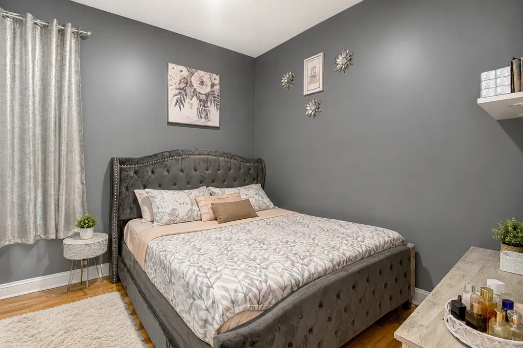 4016 South Indiana Avenue Chicago IL 60653