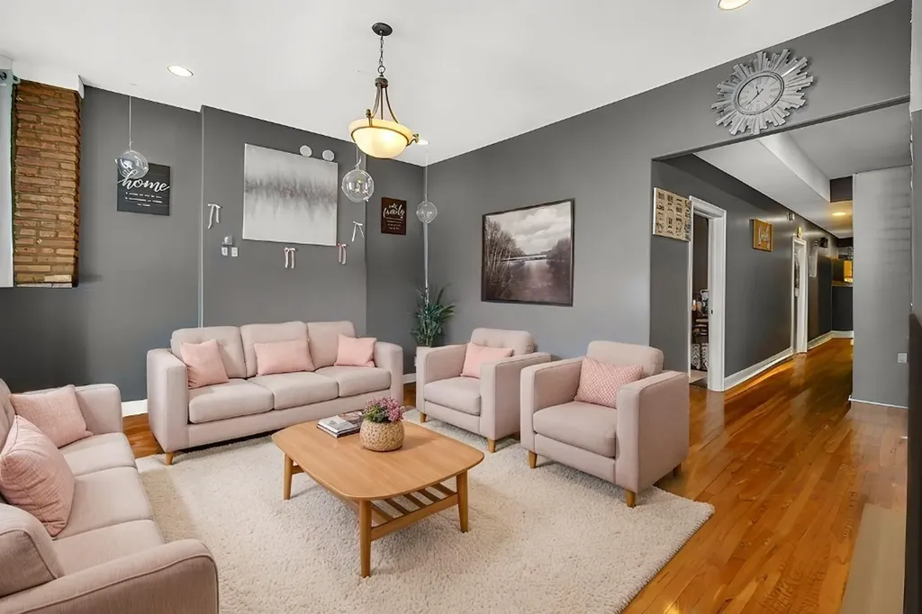 4016 South Indiana Avenue Chicago IL 60653