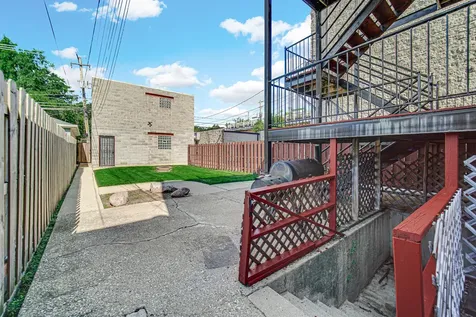 4016 South Indiana Avenue Chicago IL 60653