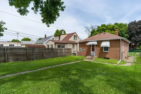 1824 39TH Street Rock Island IL 61201