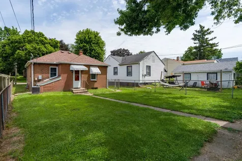 1824 39TH Street Rock Island IL 61201