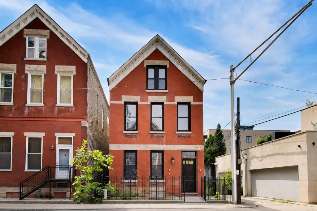 2044 North Winchester Avenue Chicago IL 60614