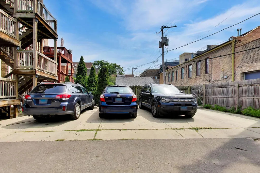 2044 North Winchester Avenue Chicago IL 60614