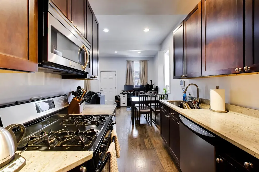2044 North Winchester Avenue Chicago IL 60614