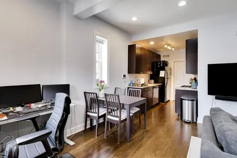 2044 North Winchester Avenue Chicago IL 60614