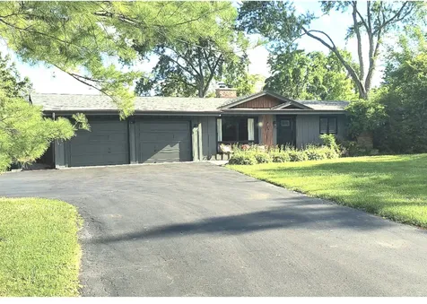 83 Wildwood Drive Barrington IL 60010