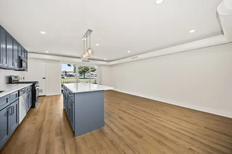 10217 Dearlove Road Glenview IL 60025