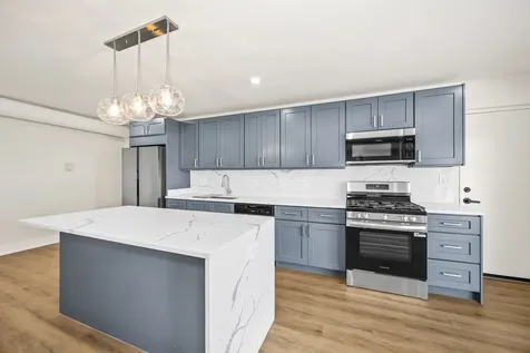 10217 Dearlove Road Glenview IL 60025