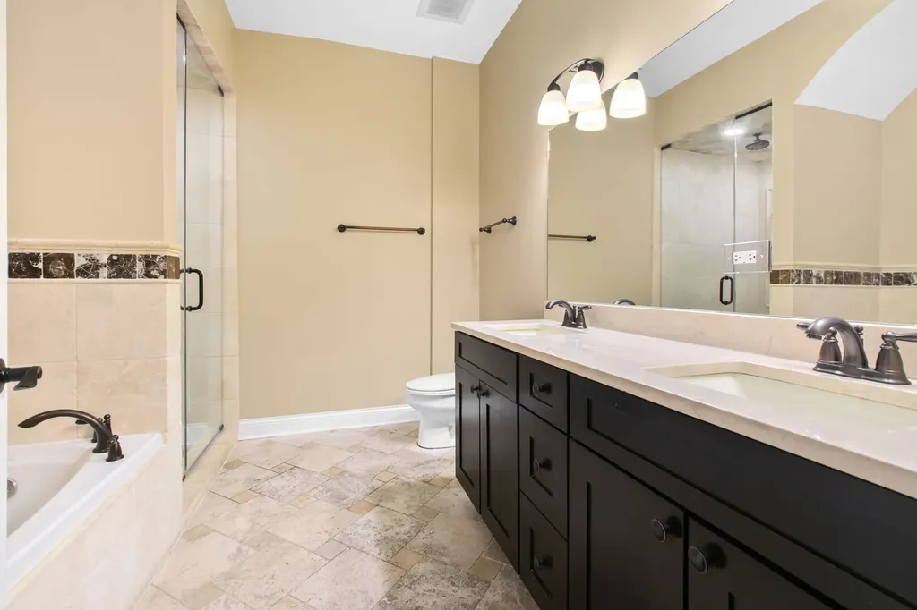 1952 West Cuyler Avenue Chicago IL 60613