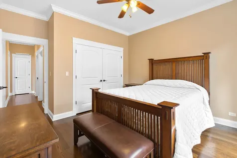 1952 West Cuyler Avenue Chicago IL 60613