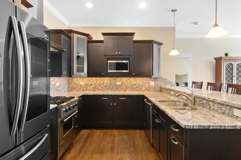 1952 West Cuyler Avenue Chicago IL 60613