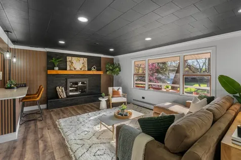 1619 Mar Drive Mchenry IL 60051