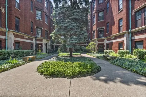 906 Oakton Street Evanston IL 60202