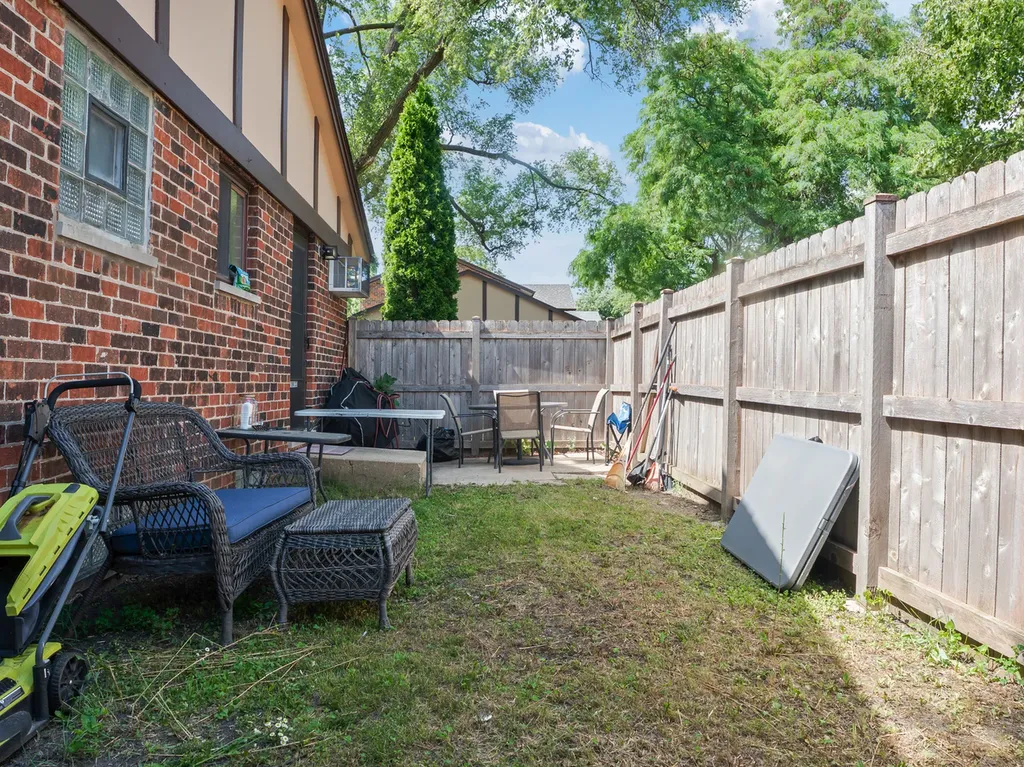18W133 Kirkland Lane Villa Park IL 60181
