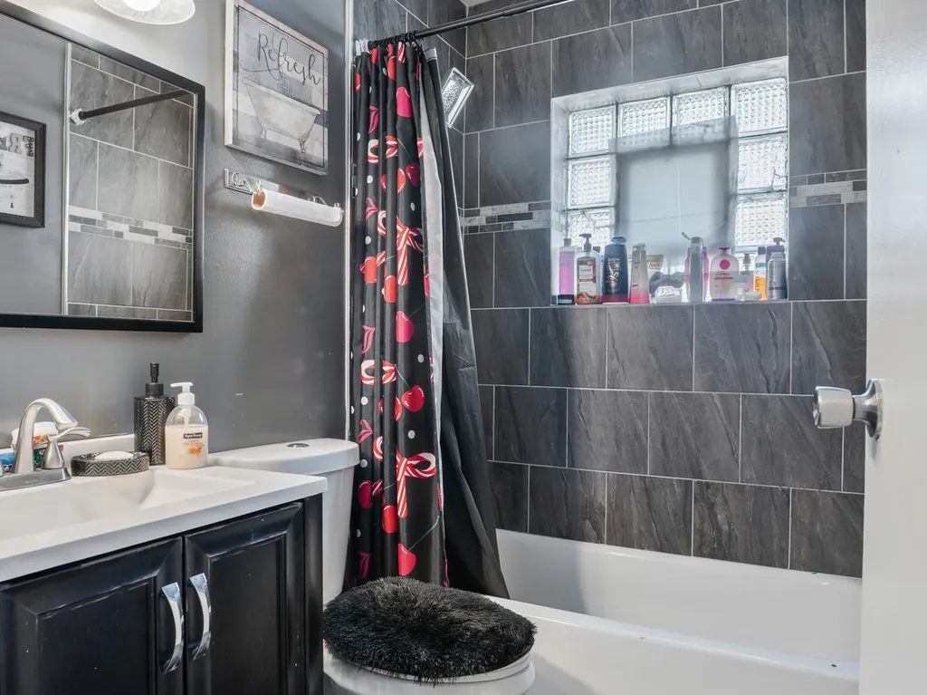 18W133 Kirkland Lane Villa Park IL 60181