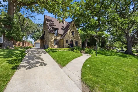 41 Hamilton Avenue Elgin IL 60123