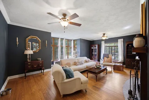41 Hamilton Avenue Elgin IL 60123