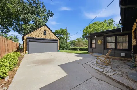 41 Hamilton Avenue Elgin IL 60123