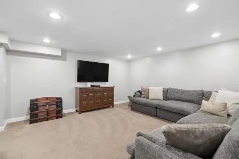 102 Azalea Road Frankfort IL 60423