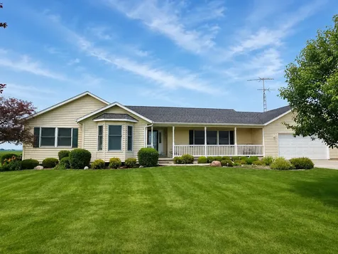 2930 North 1200 E. Road Clifton IL 60927