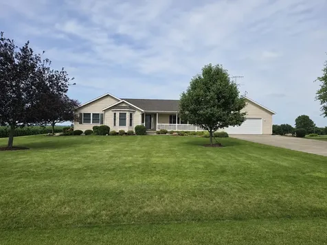 2930 North 1200 E. Road Clifton IL 60927