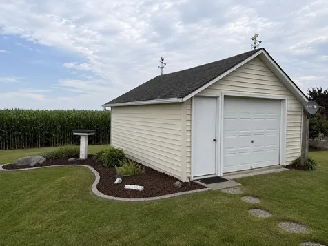 2930 North 1200 E. Road Clifton IL 60927