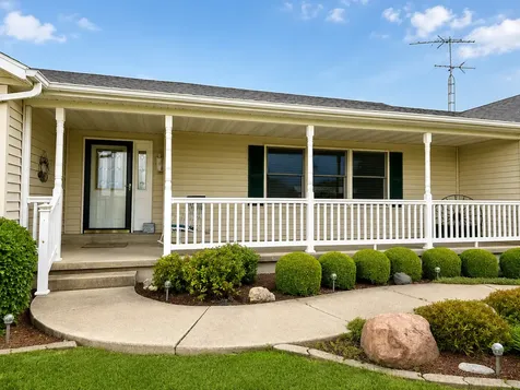 2930 North 1200 E. Road Clifton IL 60927
