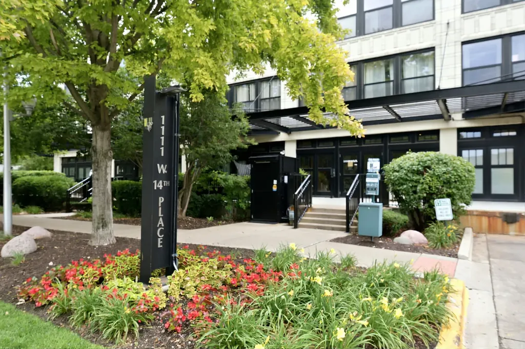 1111 West 14th Place Chicago IL 60608